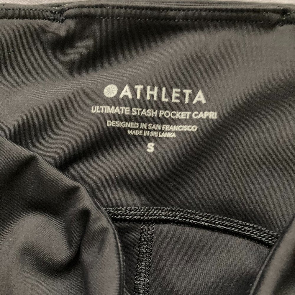 Athleta Ultimate stash pocket capri small